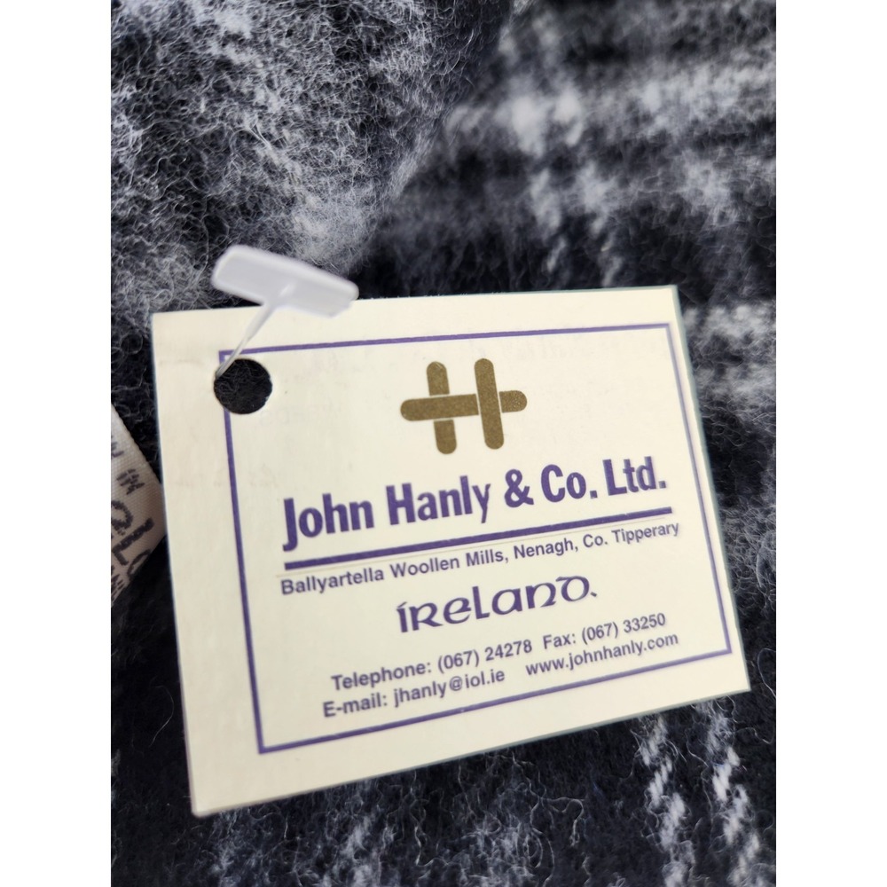 NWT John Hanly & Co Woven in Ireland 100% Lambswool Scarf Black Plaid Fringe - Picture 3 of 11